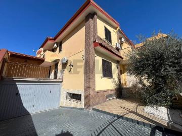 Villetta a schiera in vendita a Orta di Atella CE