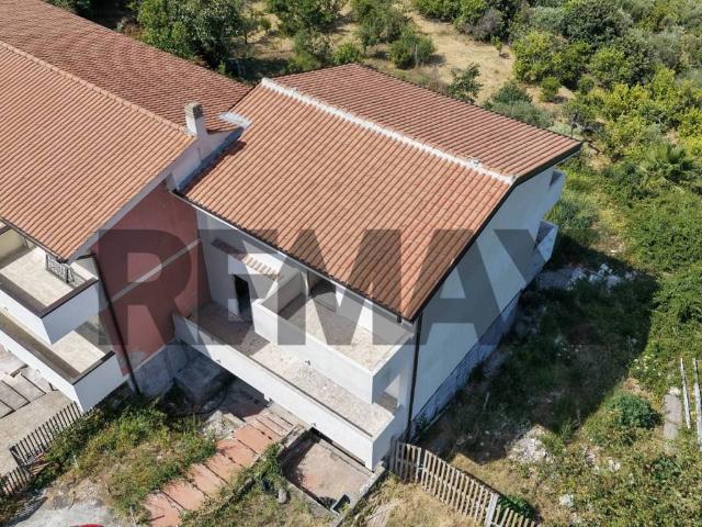 Villetta a schiera in vendita a Aci Catena CT