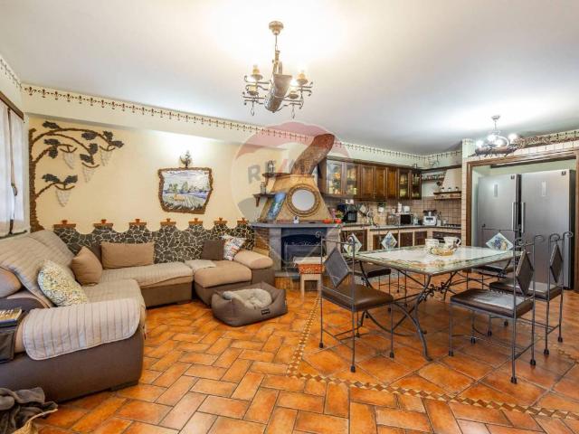 Villetta a schiera in vendita a Aci Catena CT