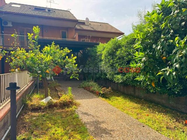 Villetta a schiera in vendita a Aci Sant'Antonio CT