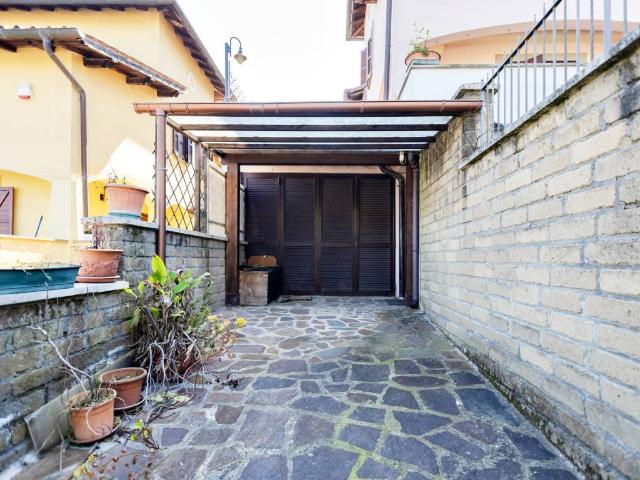 Villetta a schiera in vendita a Anguillara Sabazia RM