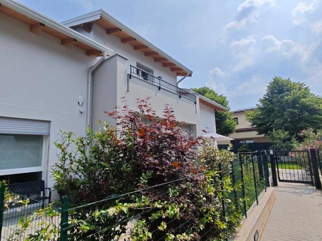 Villetta a schiera in vendita a Appiano Gentile CO