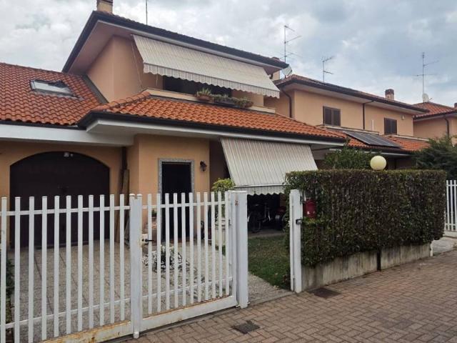 Villa in vendita a Arconate MI