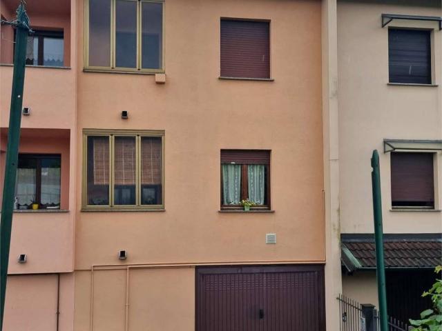 Villetta a schiera in vendita a Arcisate VA