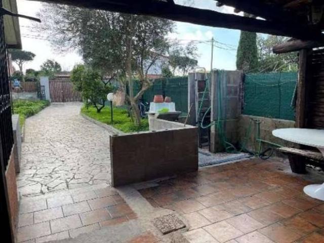 Villetta a schiera in vendita a Ardea RM