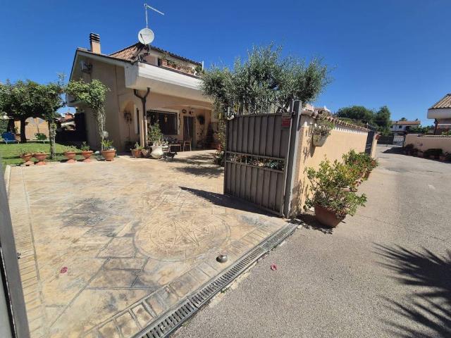 Villetta a schiera in vendita a Ardea RM