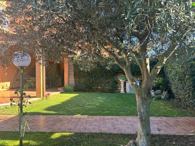 Villetta a schiera in vendita a Ardea RM