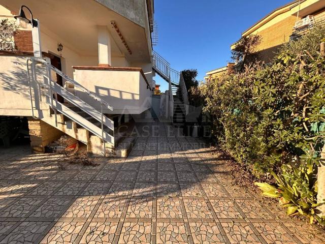 Villetta a schiera in vendita a Ardea RM