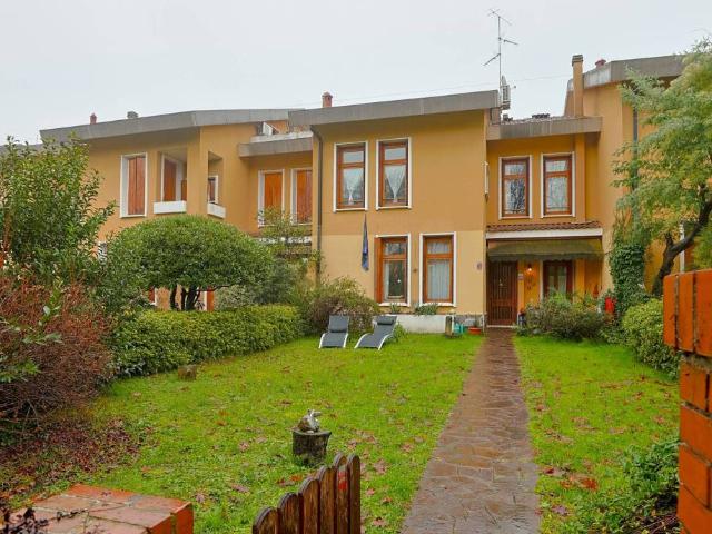 Villetta a schiera in vendita a Arese MI