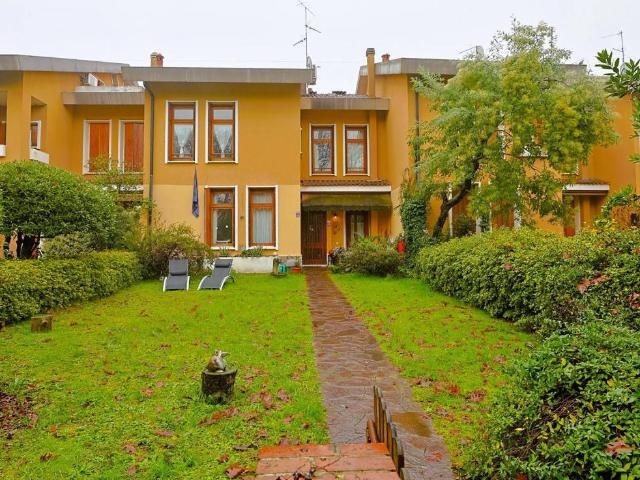 Villetta a schiera in vendita a Arese MI