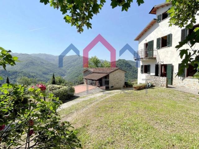 Villetta a schiera in vendita a Bagni di Lucca LU