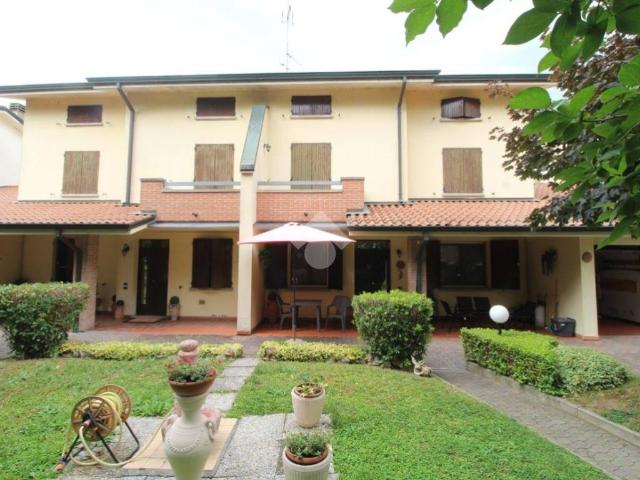 Villetta a schiera in vendita a Bagnolo in Piano RE