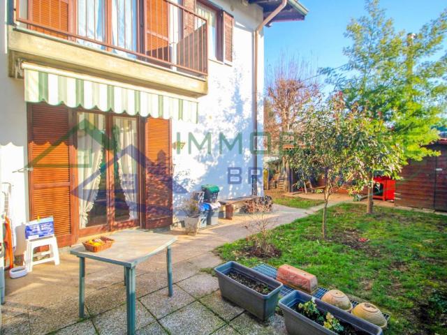 Villetta a schiera in vendita a Besnate VA