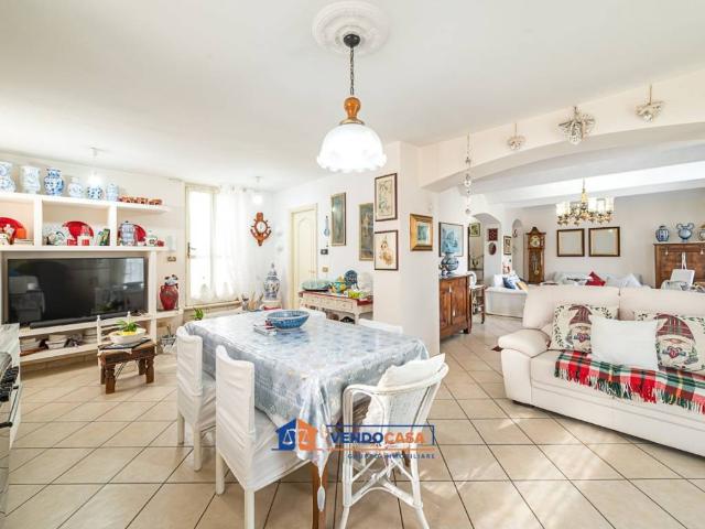 Villa in vendita a Bra CN