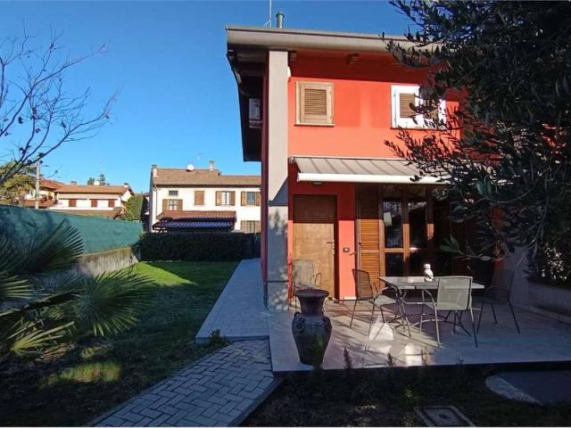 Villetta a schiera in vendita a Cadorago CO