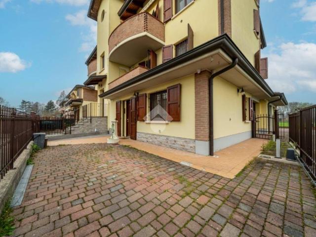 Villetta a schiera in vendita a Cadelbosco di Sopra RE