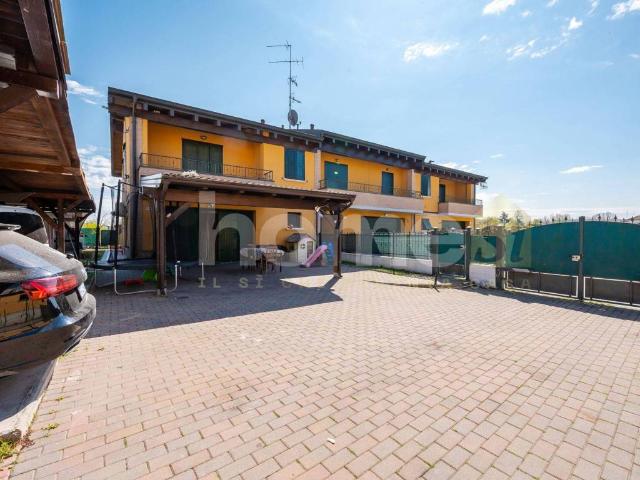 Villetta a schiera in vendita a Cadelbosco di Sopra RE