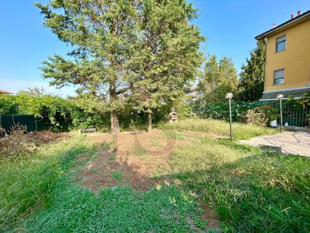 Villetta a schiera in vendita a Calvignasco MI