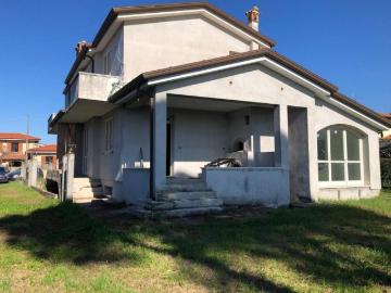 Villetta a schiera in vendita a Camaiore LU