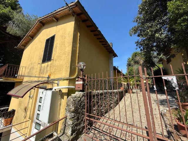 Villetta a schiera in vendita a Camaiore LU