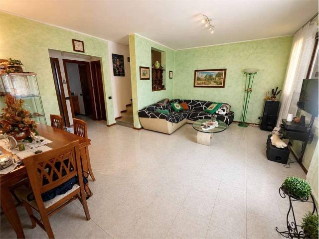 Villetta a schiera in vendita a Cameri NO