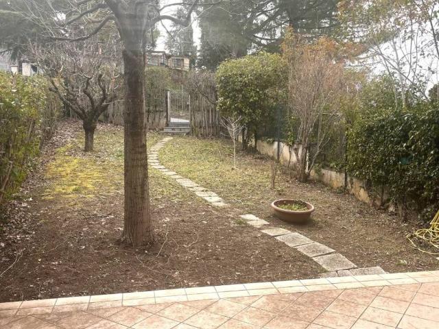 Villetta a schiera in vendita a Camerino MC