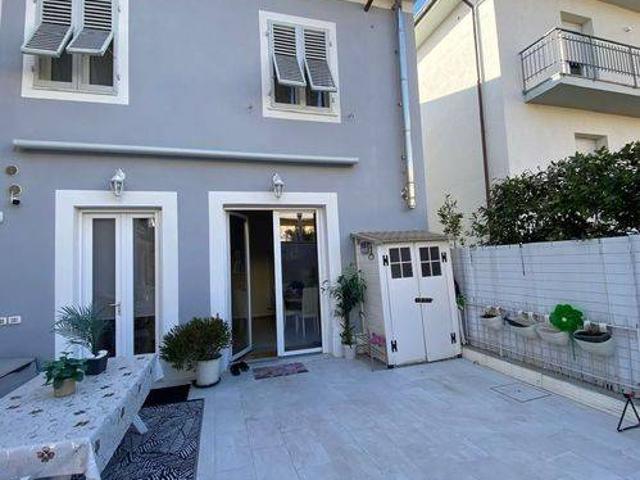 Villetta a schiera in vendita a Campi Bisenzio FI