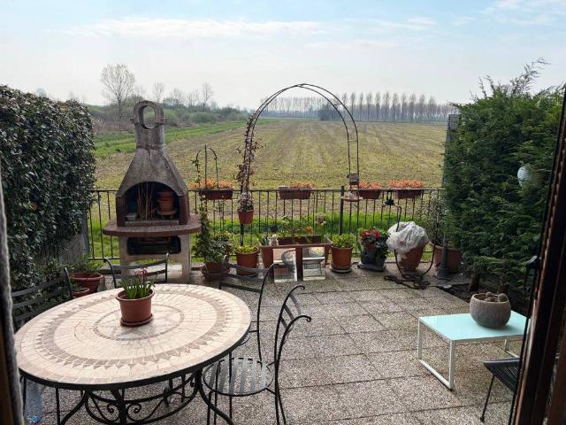 Villetta a schiera in vendita a Casorate Primo PV