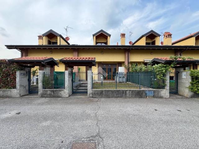 Villetta a schiera in vendita a Casatenovo LC