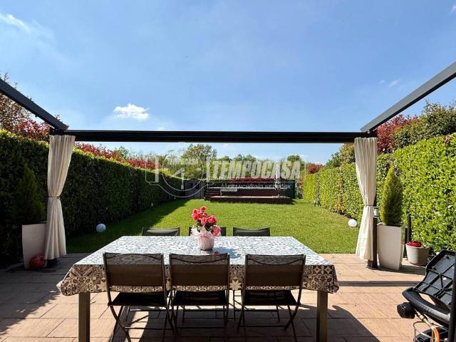 Villetta a schiera in vendita a Casatenovo LC