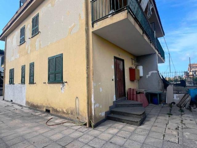 Villetta a schiera in vendita a Castel Volturno CE