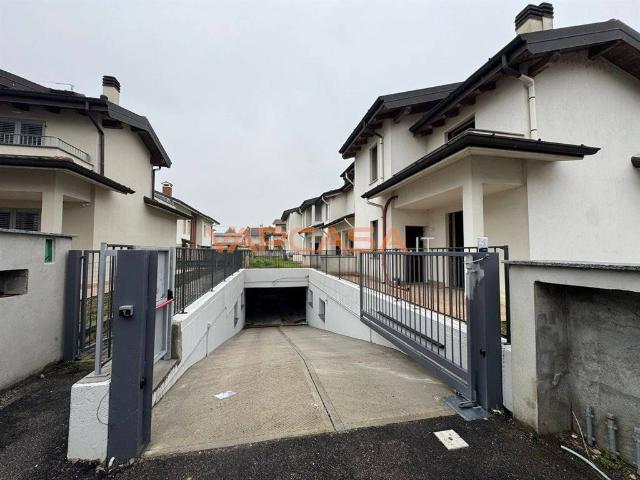 Villetta a schiera in vendita a Castel Rozzone BG