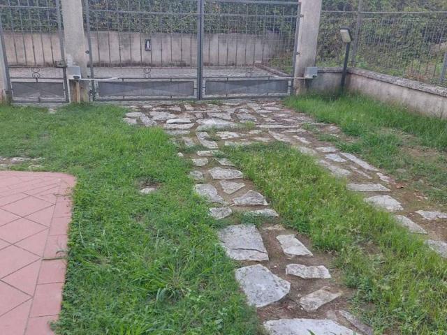 Villetta a schiera in vendita a Castelnuovo Magra SP