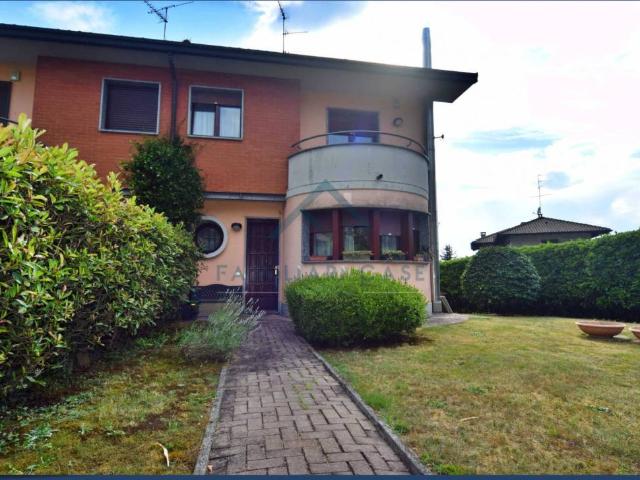 Villetta a schiera in vendita a Castronno VA