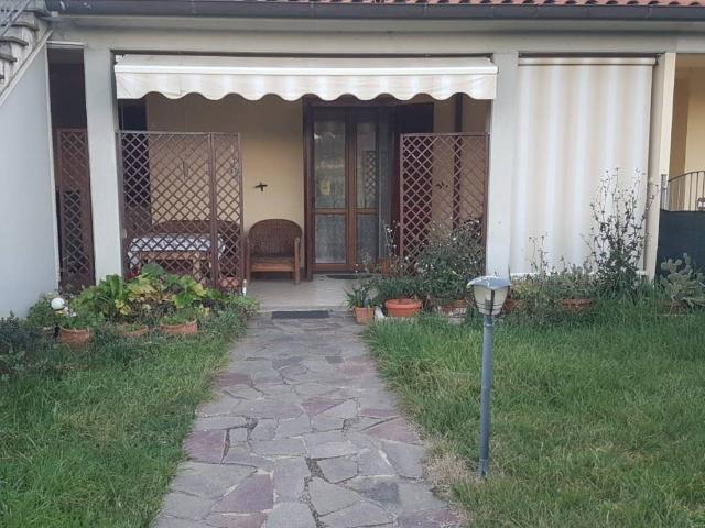Villetta a schiera in vendita a Capodimonte VT