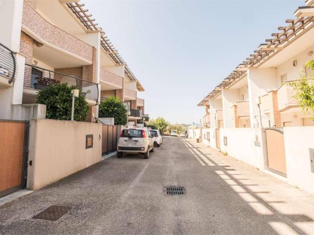 Villetta a schiera in vendita a Cappelle sul Tavo PE