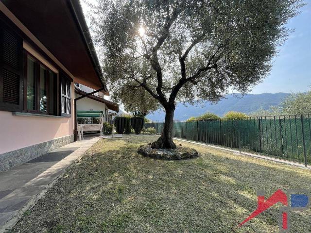 Villetta a schiera in vendita a Caprino Bergamasco BG