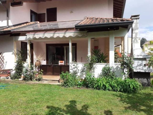 Villetta a schiera in vendita a Cardano al Campo VA