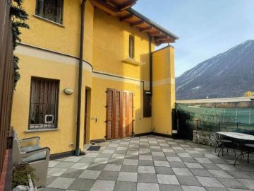 Villetta a schiera in vendita a Carlazzo CO