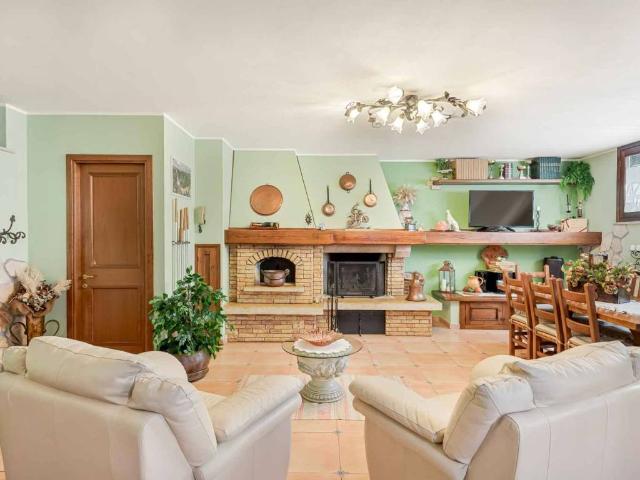 Villetta a schiera in vendita a Carrara MS