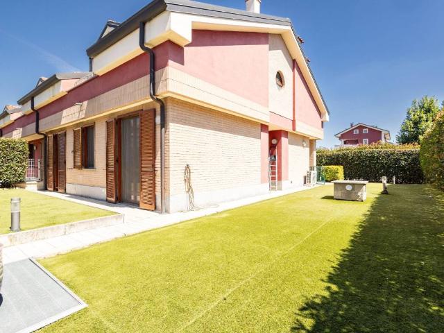Villetta a schiera in vendita a Cerro Maggiore MI