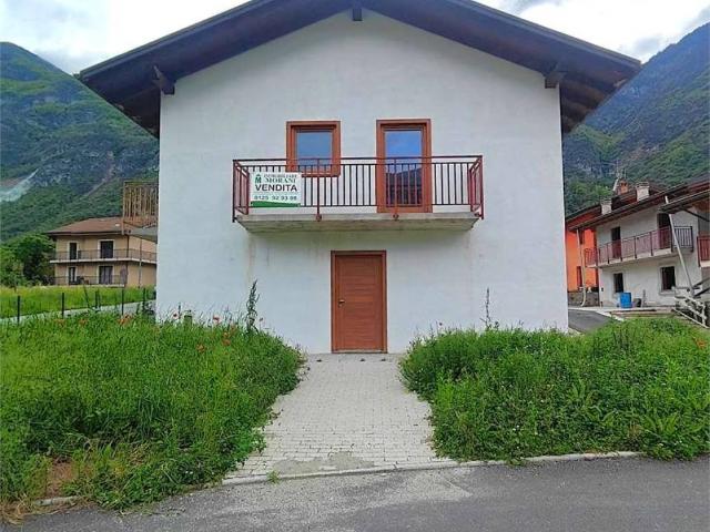 Villetta a schiera in vendita a Champdepraz AO
