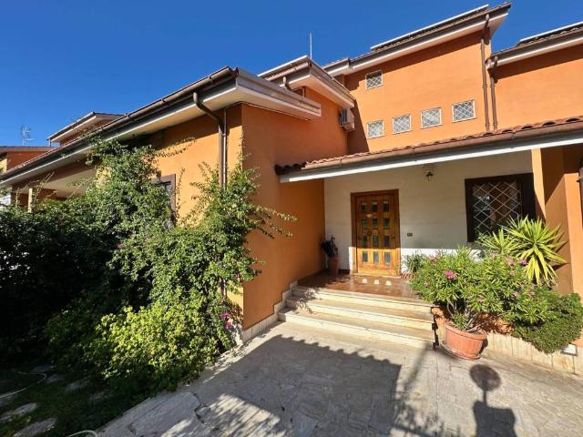 Villetta a schiera in vendita a Ciampino RM