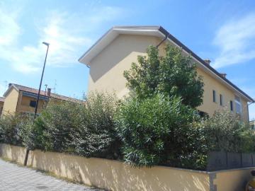 Ville Schiera in vendita a Porto Garibaldi - Giardino