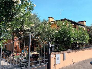 Ville Schiera in vendita a Lidi Ferraresi - Giardino