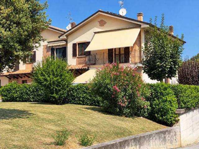 Villetta a schiera in vendita a Comunanza AP