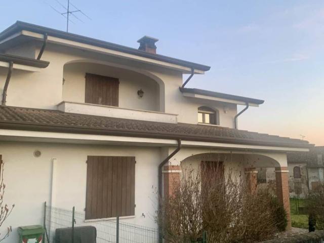 Villetta a schiera in vendita a Dosolo MN
