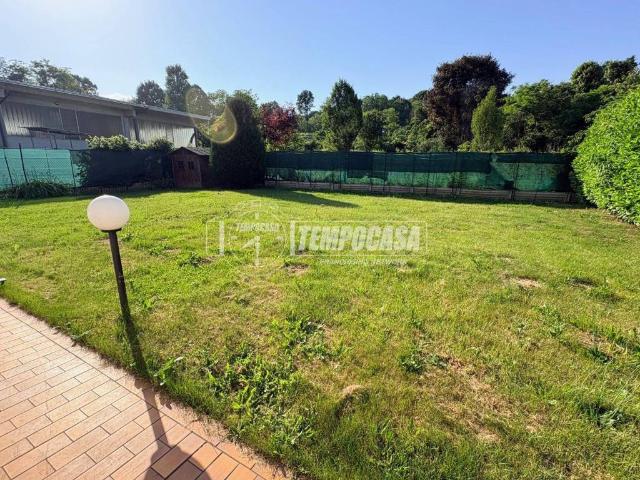 Villetta a schiera in vendita a Fino Mornasco CO