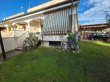 Villetta a schiera in vendita a Fiumicino RM