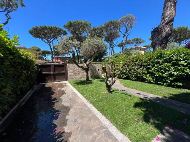 Villetta a schiera in vendita a Fiumicino RM